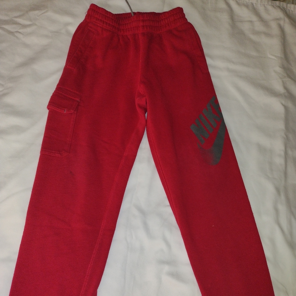 BOYS NIKE PANTS SIZE MEDIUM FOR 10/12 YEARS